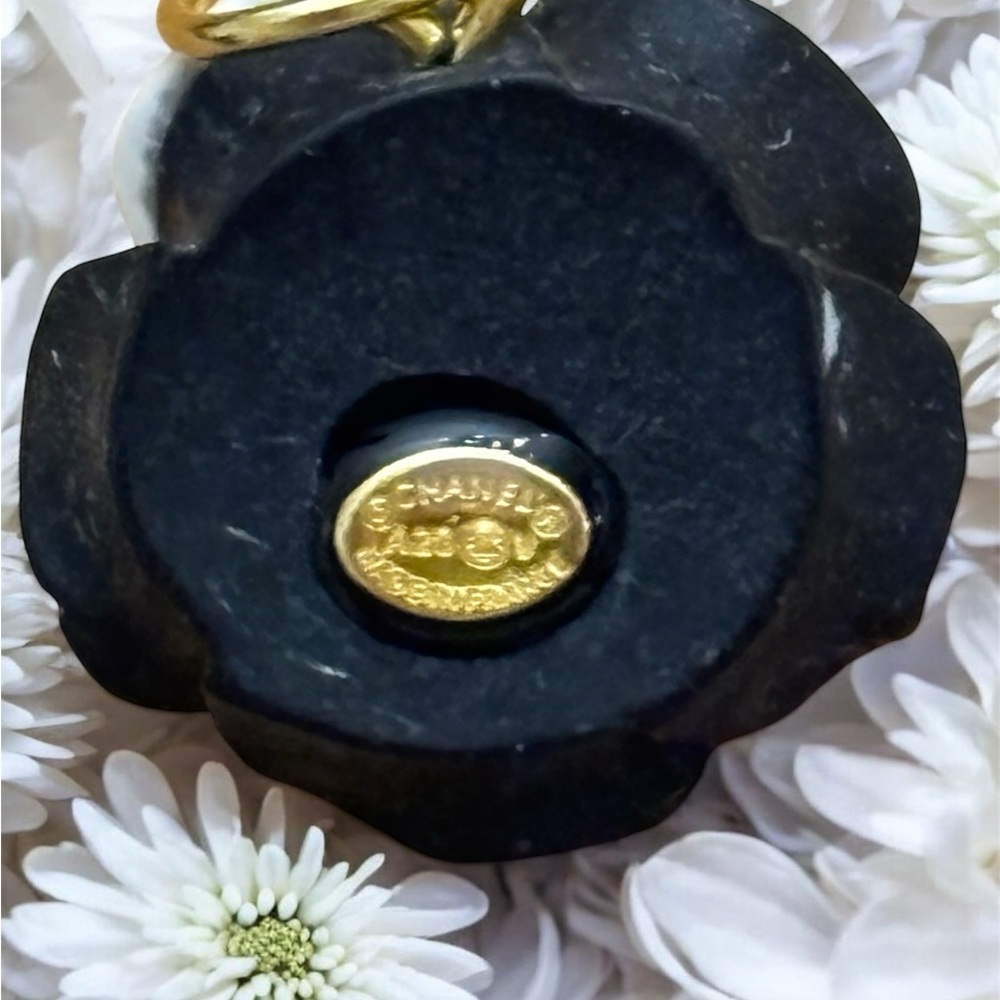 NWOT CHANEL Flower Charm - Picture 3 of 3